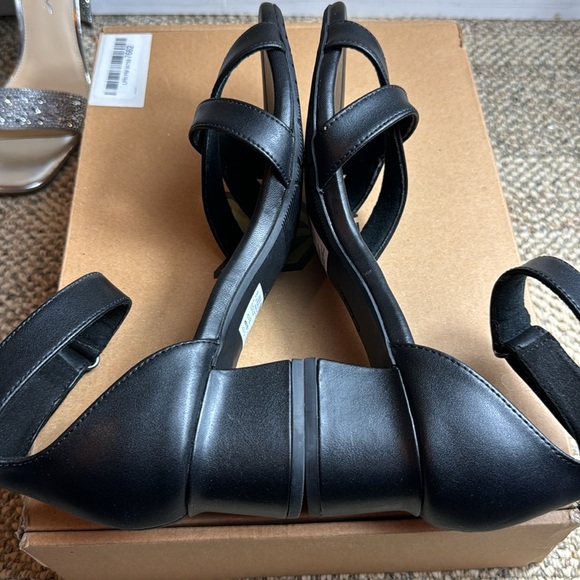 NWT - Clarks Womens Desirae Lily, Black Leather, Size 10M 🖤😍 - Picture 5 of 9